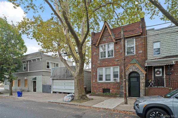 72-07 73 ST, Glendale, NY 11385