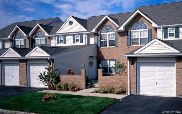 170 Horizon View DR #127, Farmingville, NY 11738