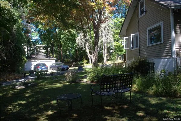 1824 Seabury PL, Peekskill, NY 10566
