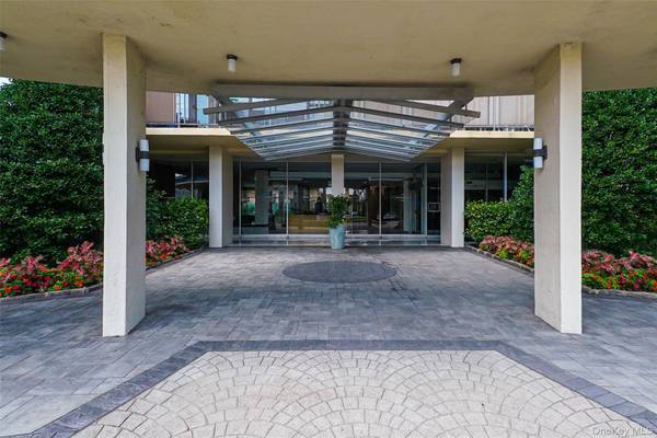 166-25 Powells Cove BLVD #9E, Beechhurst, NY 11357