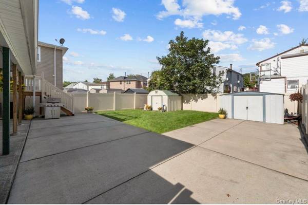 14224 250th ST, Rosedale, NY 11422