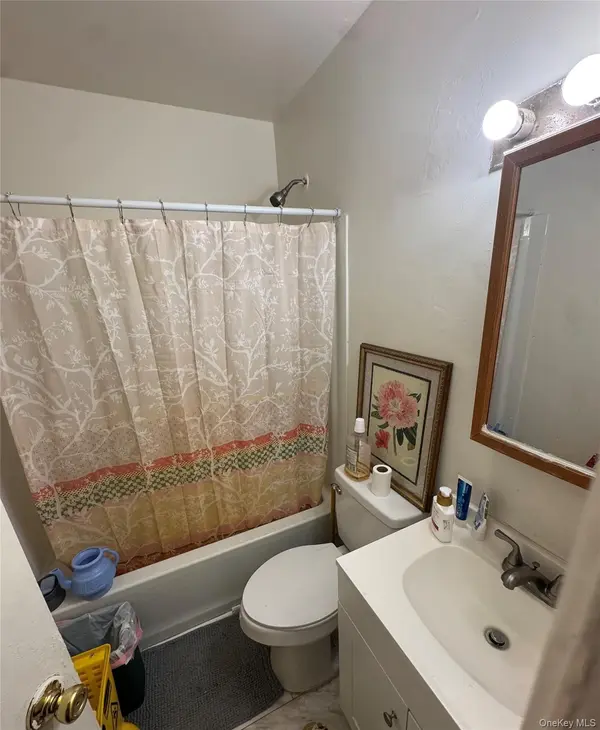 2453 B Union BLVD #15A, Islip, NY 11751