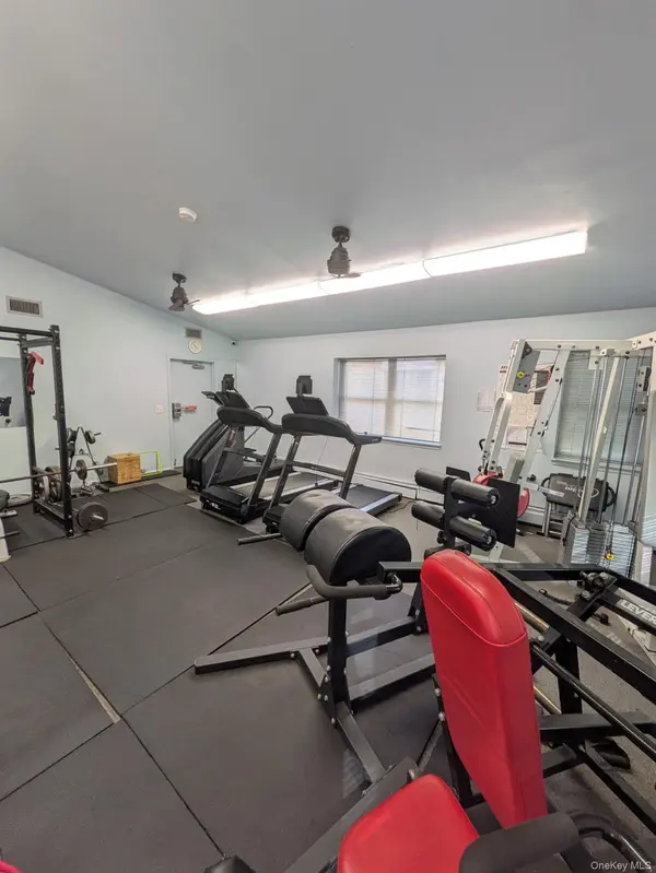 2453 B Union BLVD #15A, Islip, NY 11751
