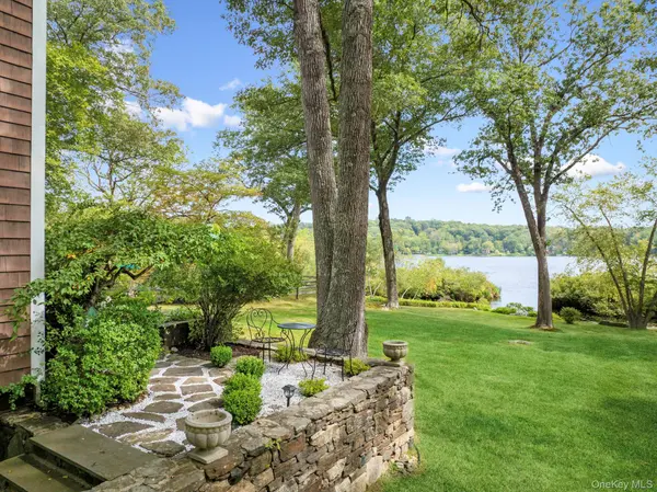 93 Cross Pond RD, Pound Ridge, NY 10576