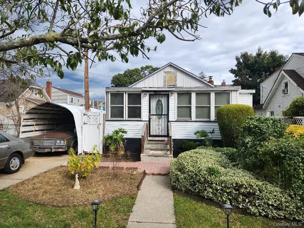 10 Sheridan PL, Roosevelt, NY 11575