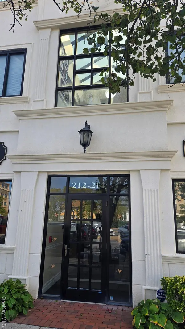 214 W Park AVE #LOWER FRONT, Long Beach, NY 11561
