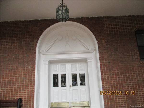 84-51 Beverly RD #2-S, Kew Gardens, NY 11415