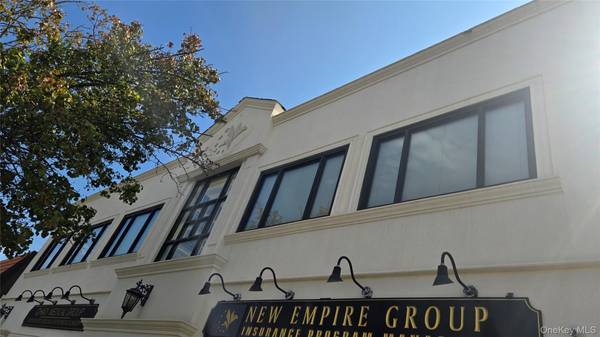 212 W Park AVE #UPPER, Long Beach, NY 11561