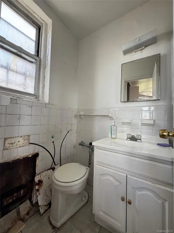 86-16 60th AVE #4L, Elmhurst, NY 11373