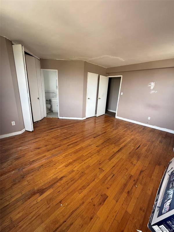 86-16 60th AVE #4L, Elmhurst, NY 11373
