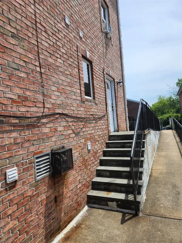 199-04 47 AVE, Flushing, NY 11358