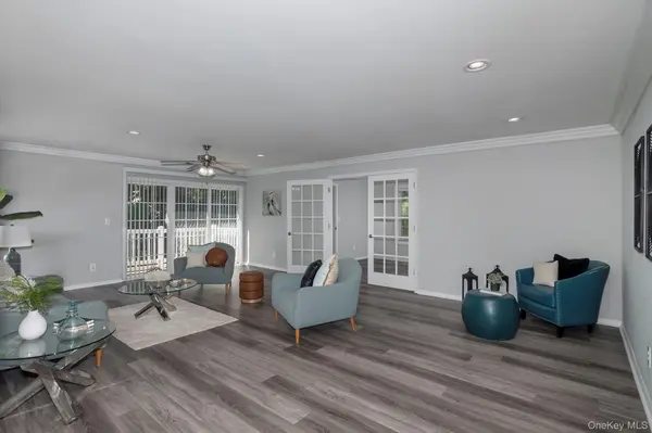 80 Overlook DR #80, Farmingville, NY 11738