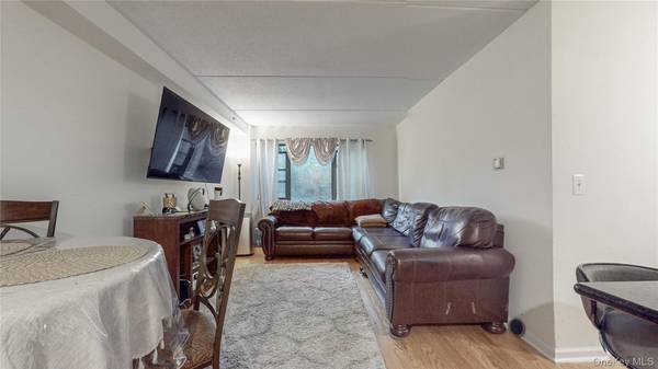 1275 Grant AVE #2G, Bronx, NY 10456