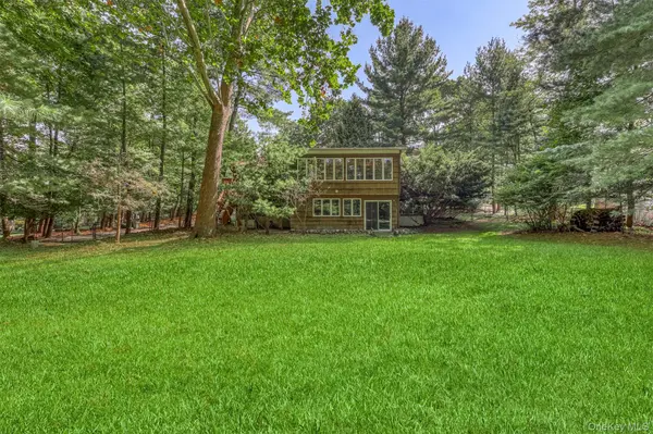 19 Mary Beth DR, Suffern, NY 10901