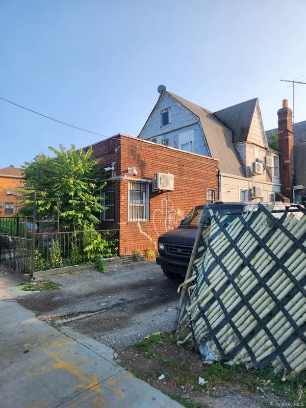 103-16 Van Wyck EXPY, Richmond Hill S., NY 11419
