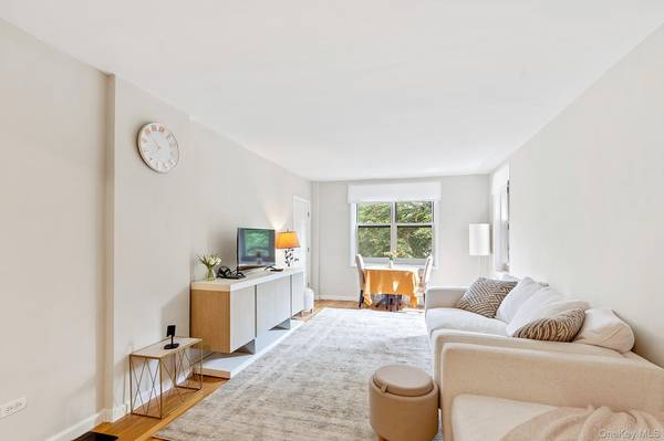 629 Kappock ST #6J, Bronx, NY 10463