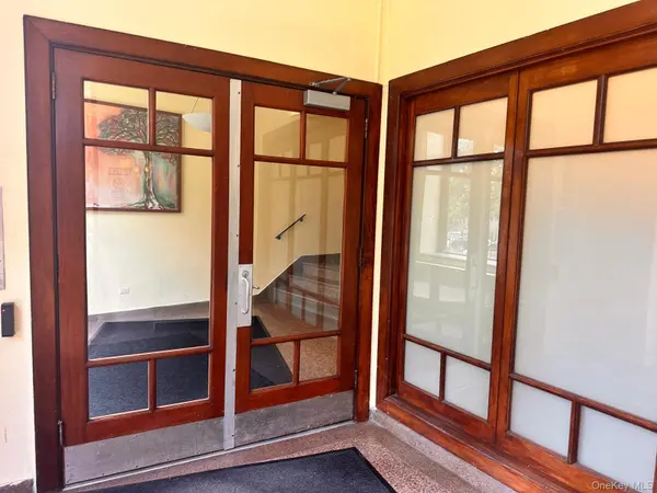 150-11 72nd RD #6F, Flushing, NY 11367