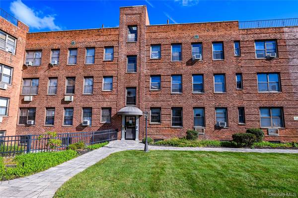 1 Jefferson AVE #J10, Rockville Centre, NY 11570