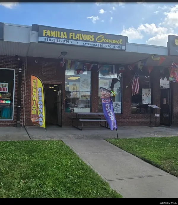 1 W Village Green, Hicksville, NY 11801