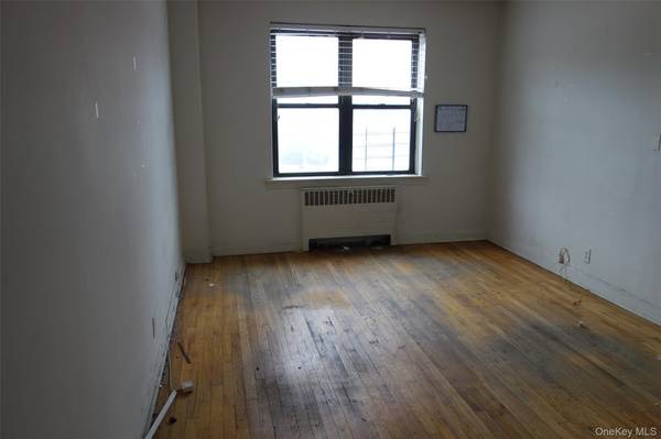 9238 Queens BLVD #Str6, Rego Park, NY 11374