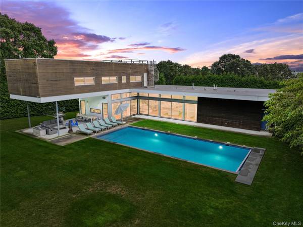 Address not disclosed, Southampton, NY 11968