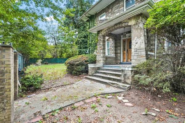 81-26 Austin ST, Kew Gardens, NY