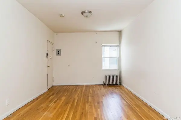41-32 53rd ST, Flushing, NY 11377
