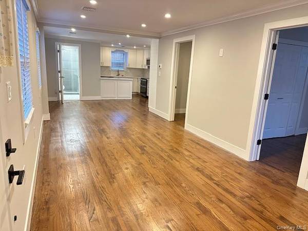 23 West DR, Port Washington, NY 11050