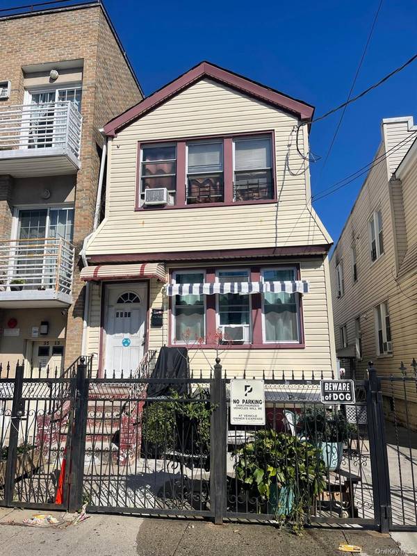 3517 109th ST, Corona, NY 11368