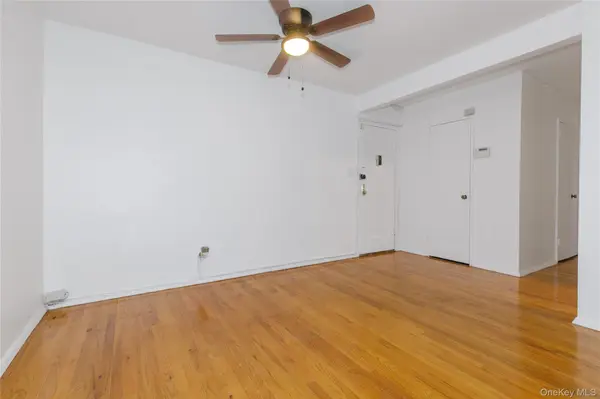 87-15 204th ST #B57, Hollis, NY 11423