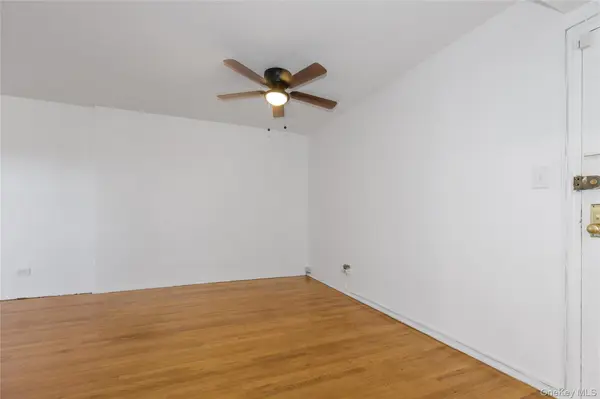 87-15 204th ST #B57, Hollis, NY 11423