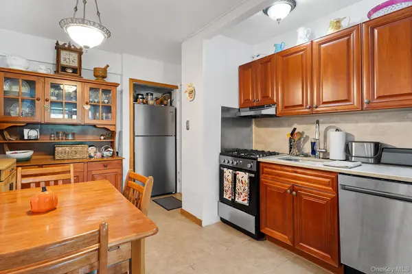 9040 Fort Hamilton Pkwy #3, Brooklyn, NY 11209