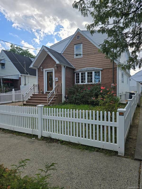 8336 E 268 ST, Glen Oaks, NY 11004