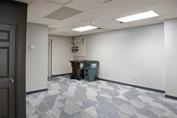 4016 82nd ST, Elmhurst, NY 11373