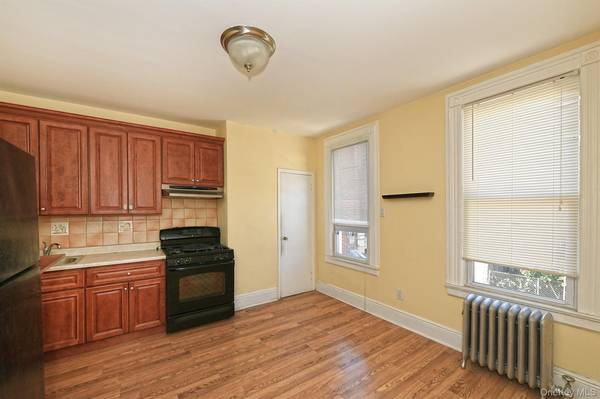 3094 47th ST, Astoria, NY 11103