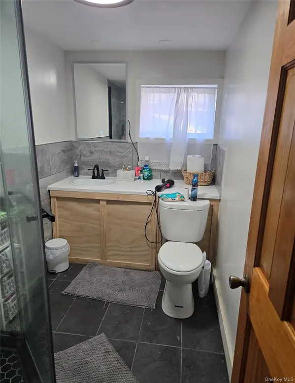 2348 Turnbull AVE, Bronx, NY 10473