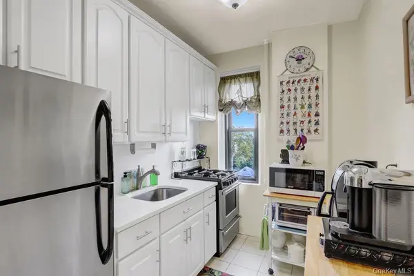 141 Woodmere BLVD #6E, Woodmere, NY 11598