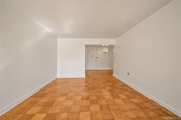 99-10 60Ave #1E, Corona, NY 11368