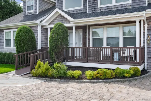 4 Spring LN, Southampton, NY 11968