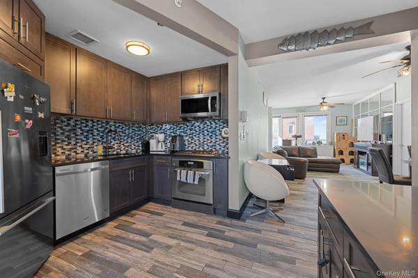 118-20 Ocean Promenade #6D, Rockaway Park, NY 11694