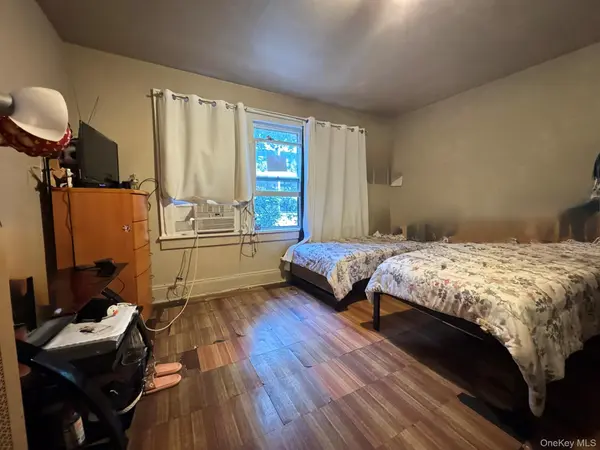 41-41 Denman ST, Elmhurst, NY 11373