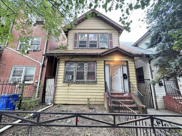 41-41 Denman ST, Elmhurst, NY 11373