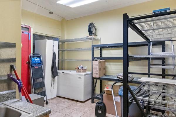 9-20 34th Avenue, Long Island City, NY 11106