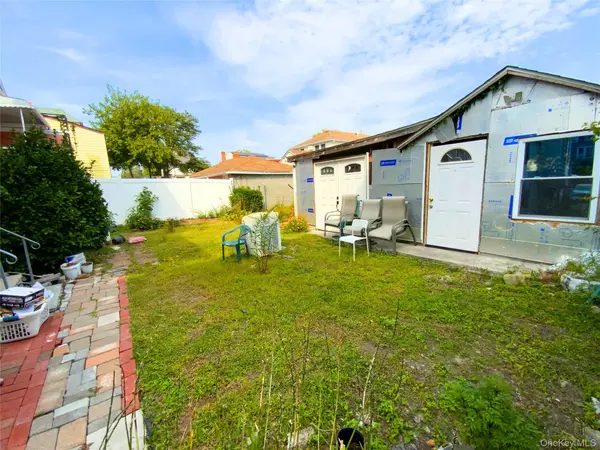 552 Beach 68th ST, Arverne, NY 11692