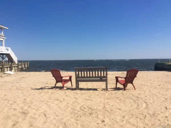 88 Bayview AVE, Lindenhurst, NY 11757