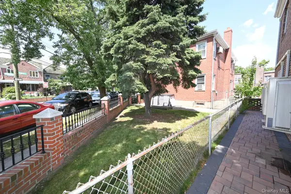 8223 Caldwell AVE, Middle Village, NY 11379