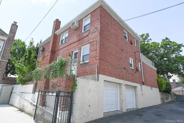 8223 Caldwell AVE, Middle Village, NY 11379