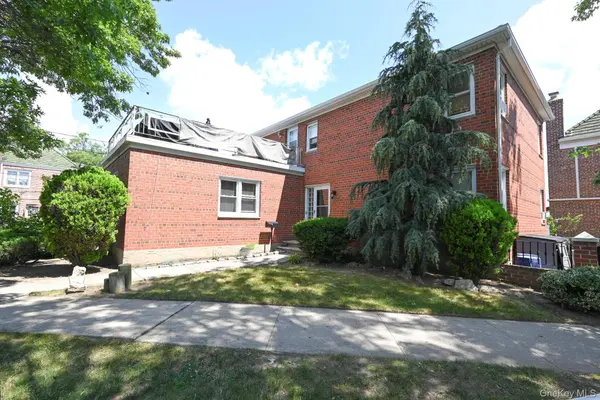 8223 Caldwell AVE, Middle Village, NY 11379