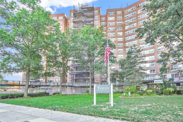 6120 Grand Central Pkwy #B605, Forest Hills, NY 11375