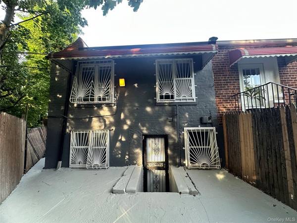 3145 Mickle AVE, Bronx, NY 10469